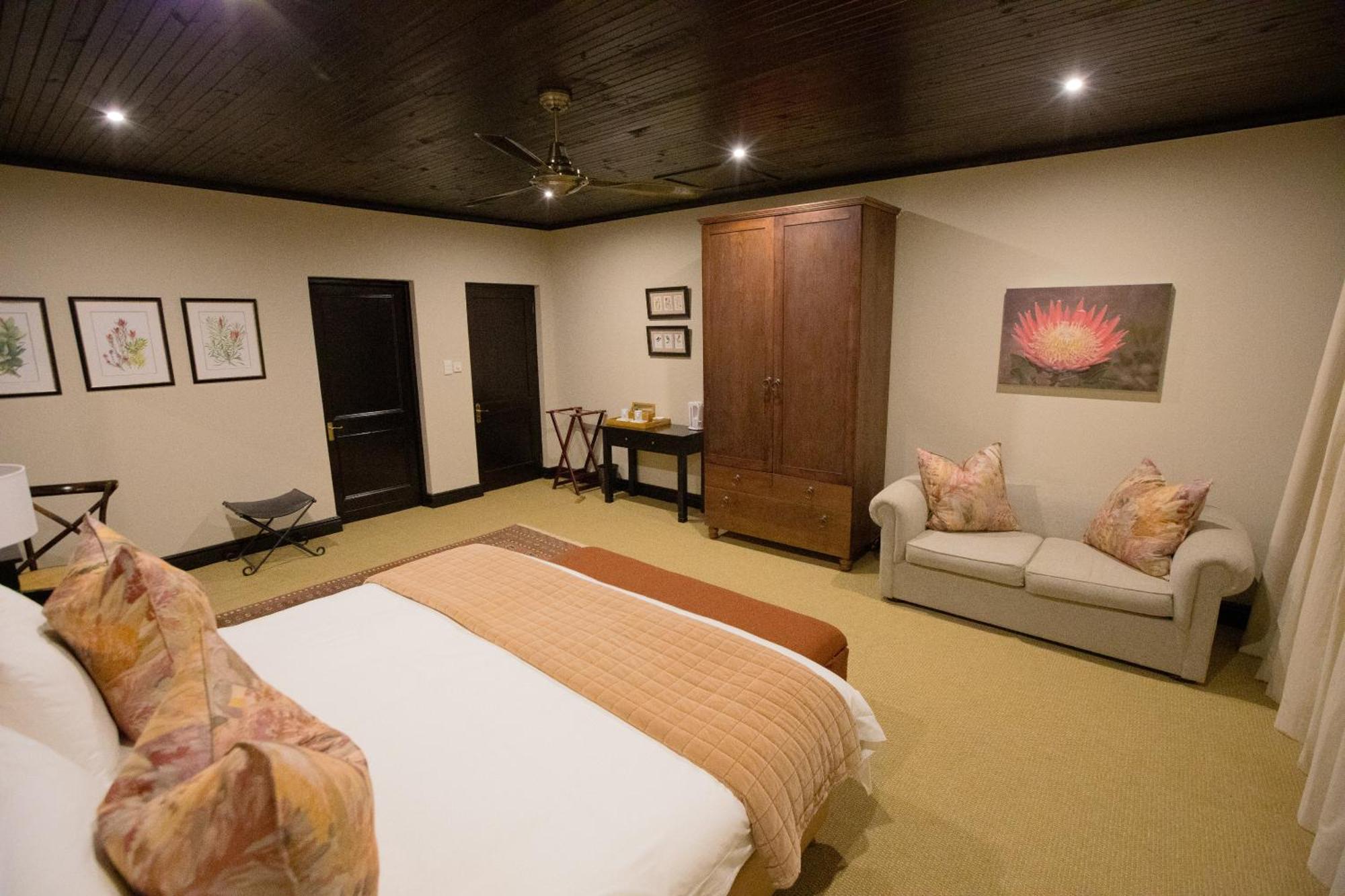 Swartberg Private Game Lodge Oudtshoorn Exterior foto